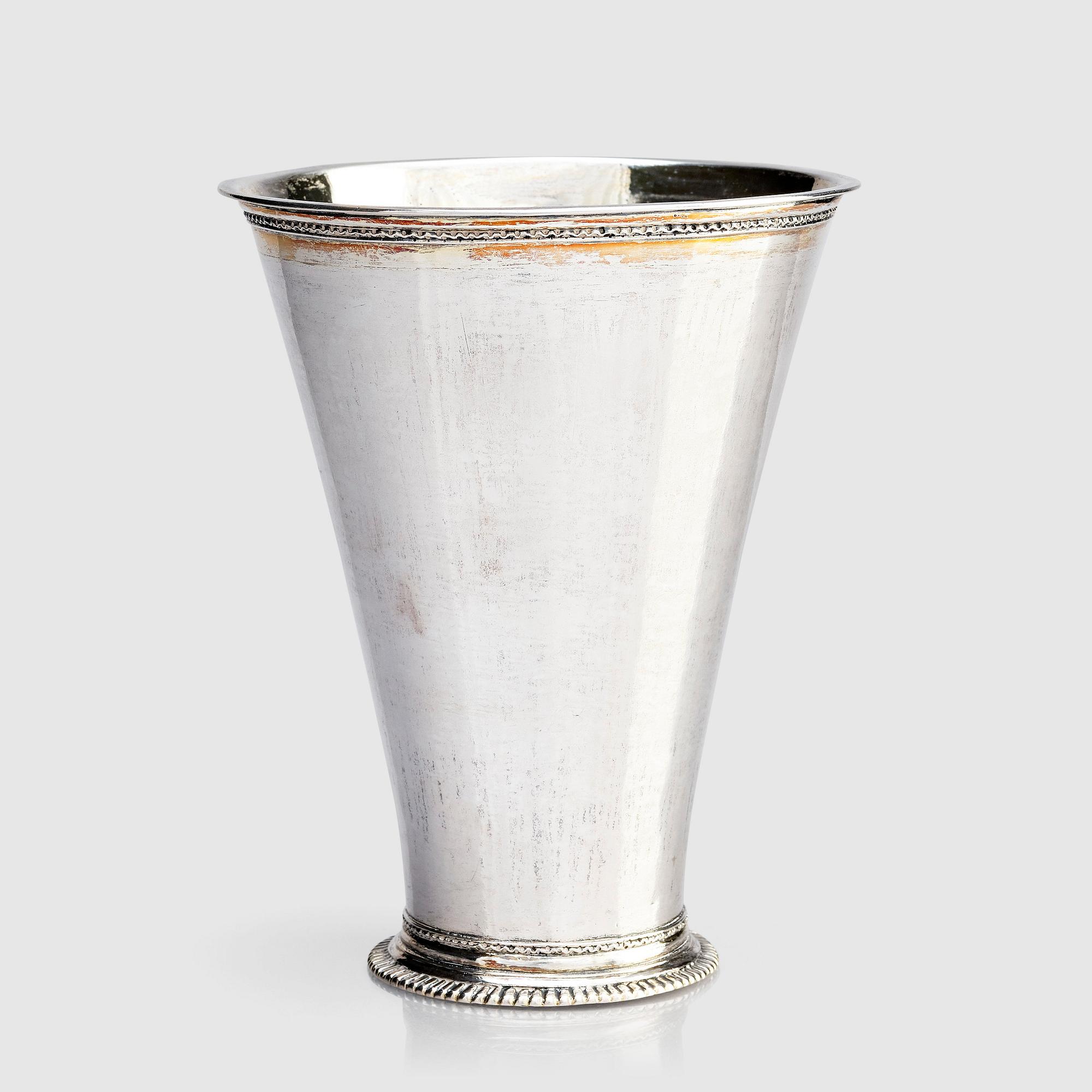 Anders Wibeck, bägare, delvis förgyllt silver, Borås 1729.
