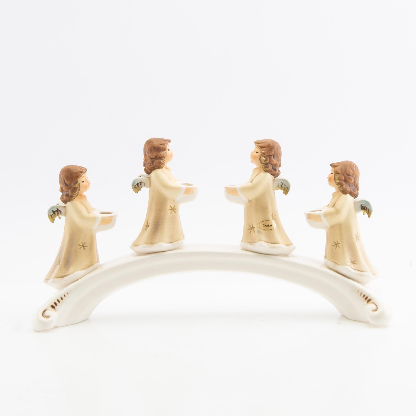 En samling änglar samt adventsljusstake 14 st 1900-tal.