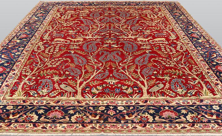 A Yazd carpet, approx. 390 x 295 cm.