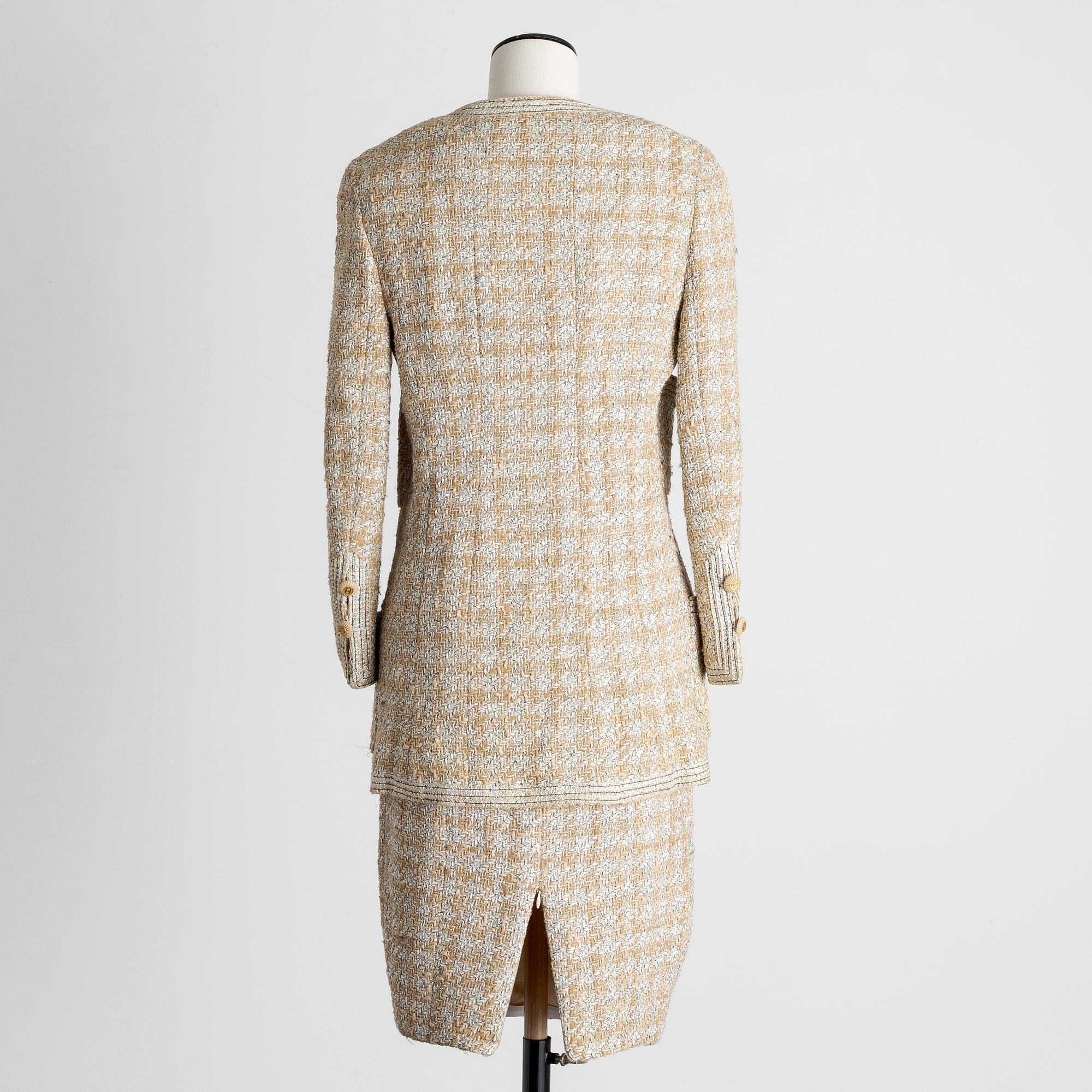 Chanel, suit, two-piece, vintage. Size Fr 36.