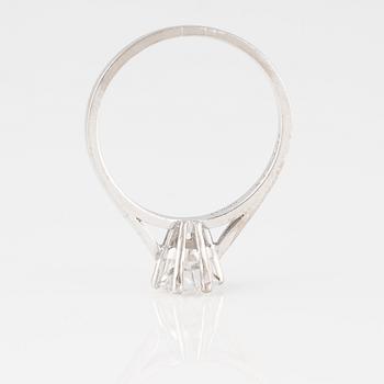 RING, med briljantslipad diamant 0.80 ct.