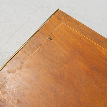 A Gustavian chest of drawers, 19th Century.