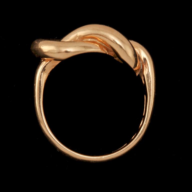 RING, 18k guld, Göran Kuhlin, Göteborg, 1980. Vikt 14 g.