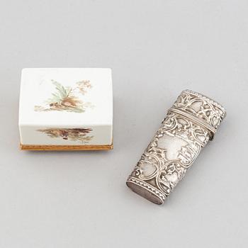 An enamel box, 18th century, and a silver-plates case, 18th/19th century.