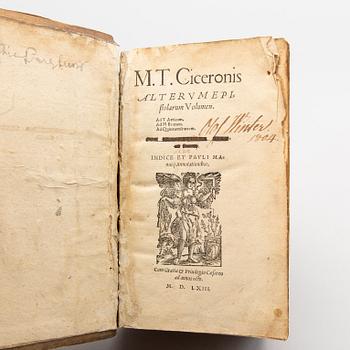 Book, Marcus Tullius Cicero 'Alterum Epistolarum volumen: Ad T. Atticum, Ad M. Brutum, ad Quintum fratrem...', 1563.