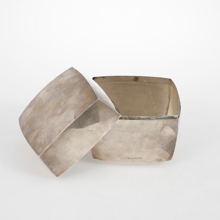 ASK, sterlingsilver, Staffan Nilsson, Falun 1989. Vikt 509 gram.