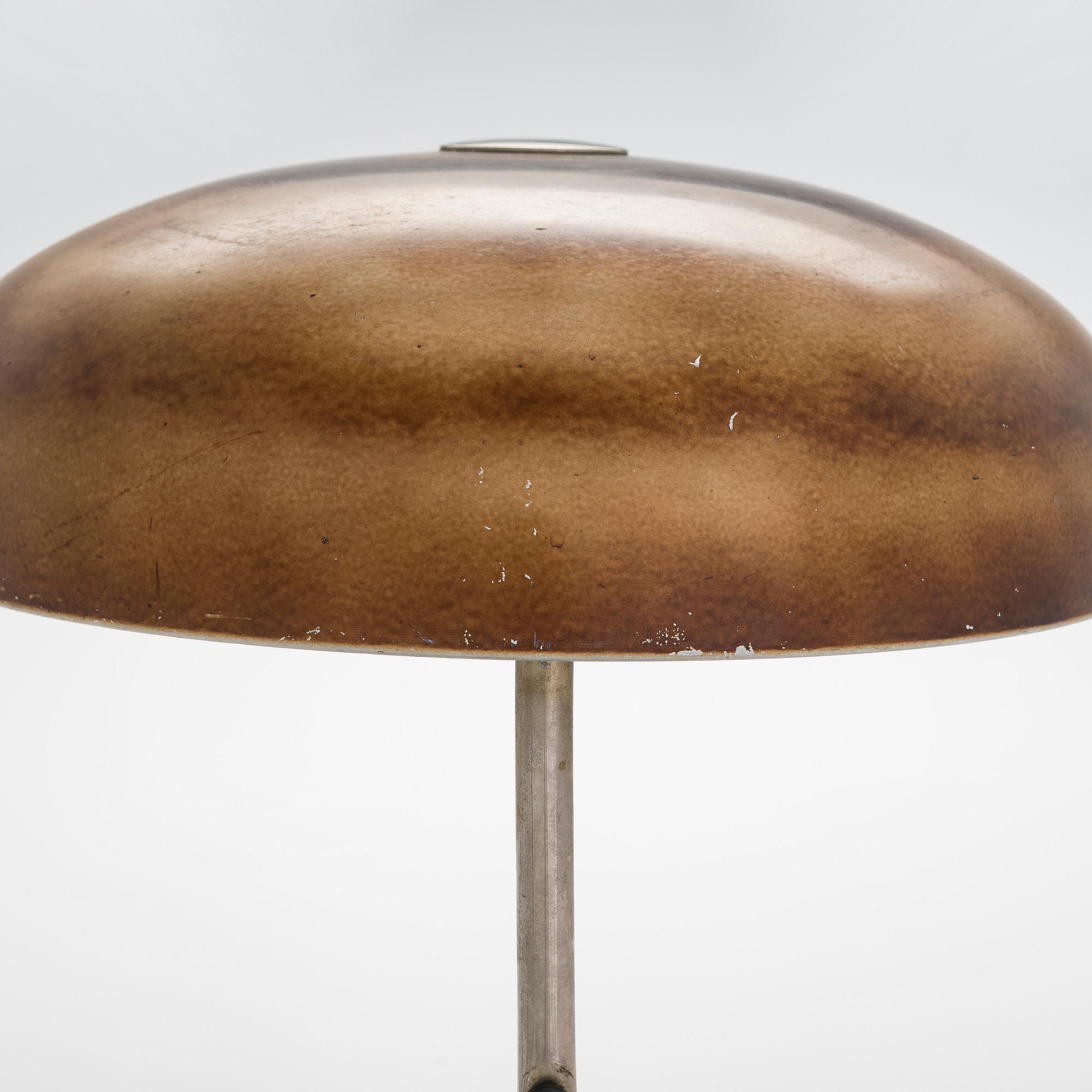 Paavo Tynell, bordslampa, beställningsarbete Taito 1938.