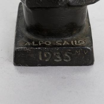 Alpo Sailo, veistos, patinoitua metallia, signeerattu ja päivätty 1935.