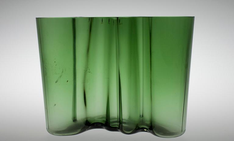 VAS, glas, sign. A Aalto 1936-1986 Iittala 2457/8000.