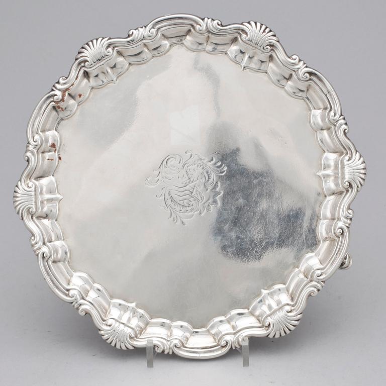 SALVER, silver, rokoko, 1744-45. Totalvikt ca 507 gram.