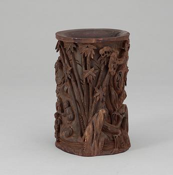 A wooden brush pot, Qing dynasty (1644-1914).