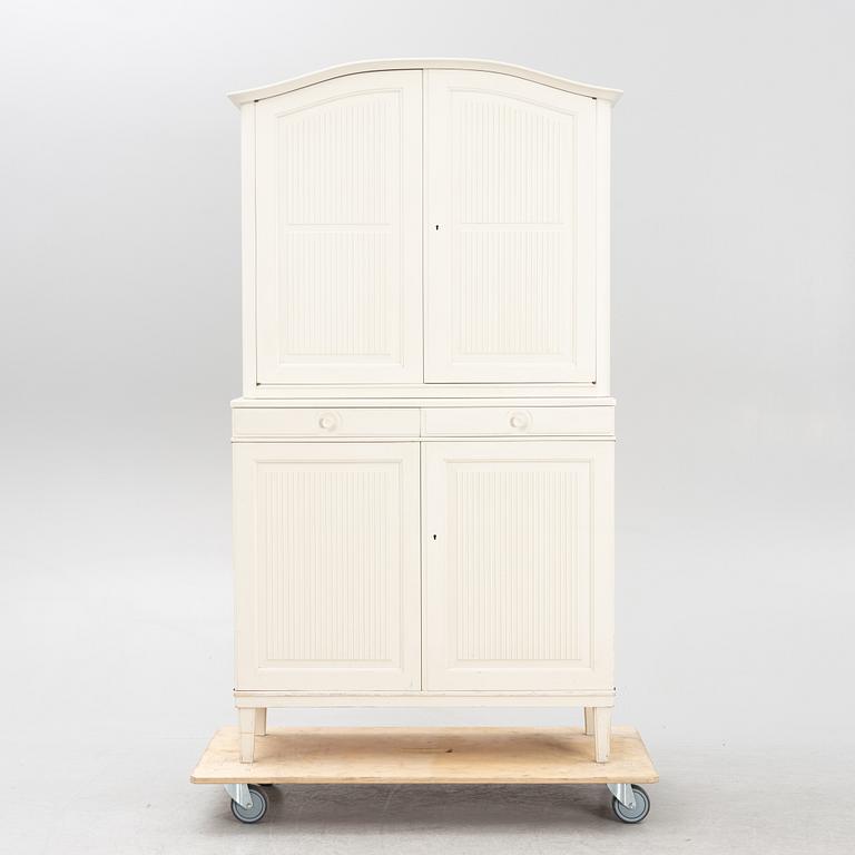 Carl Malmsten, skåp, ” Herrgården”.