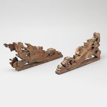 A pair of 20th chinese century ornaments.