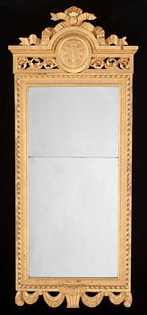 711. A Gustavian late 18th century mirror.