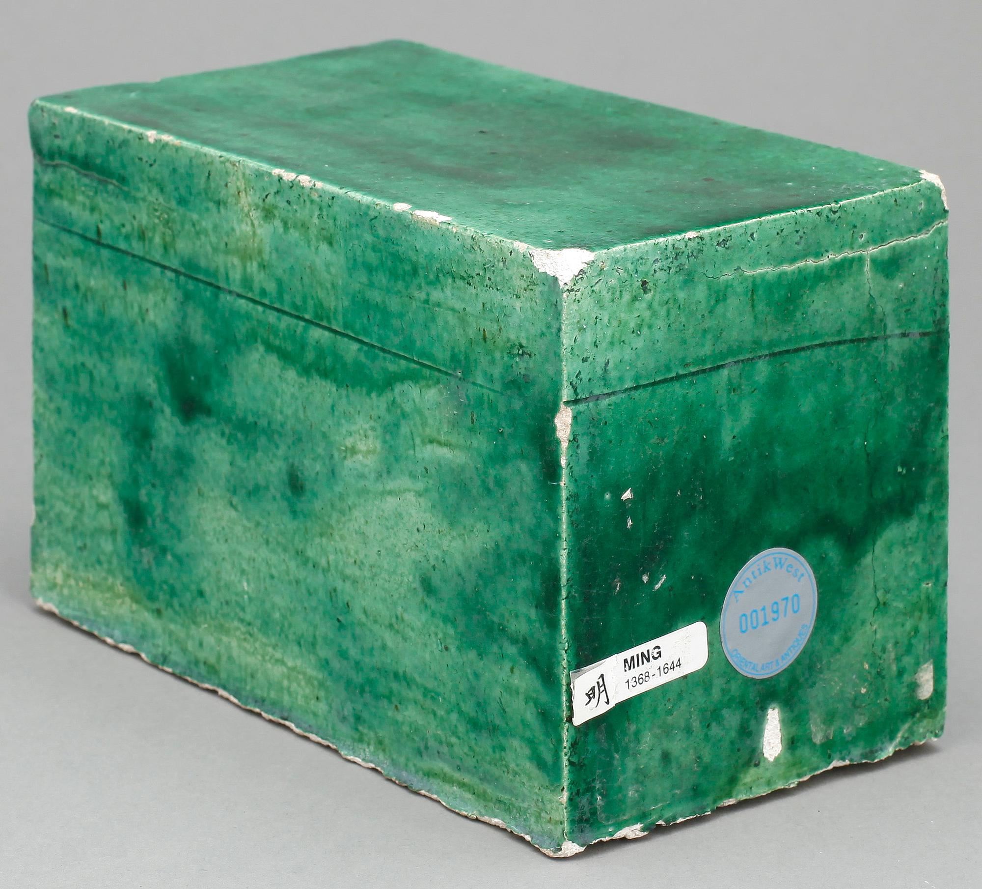 SKRIN, keramik. Kina. Ming dynastin 1368-1644.