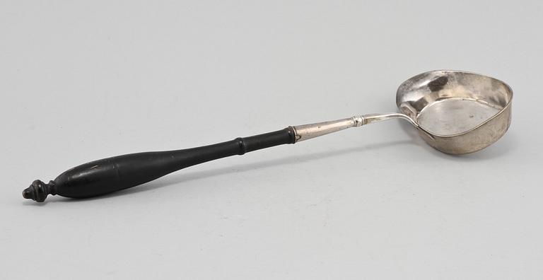 SOPPSLEV, silver, Johan Petter Hollman, Skänninge, 1942. Vikt 163 g.
