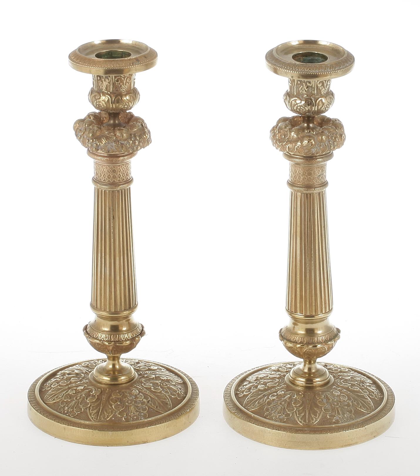 LJUSSTAKAR, ett par, mässing, senempire, 1800-talets första hälft/mitt.