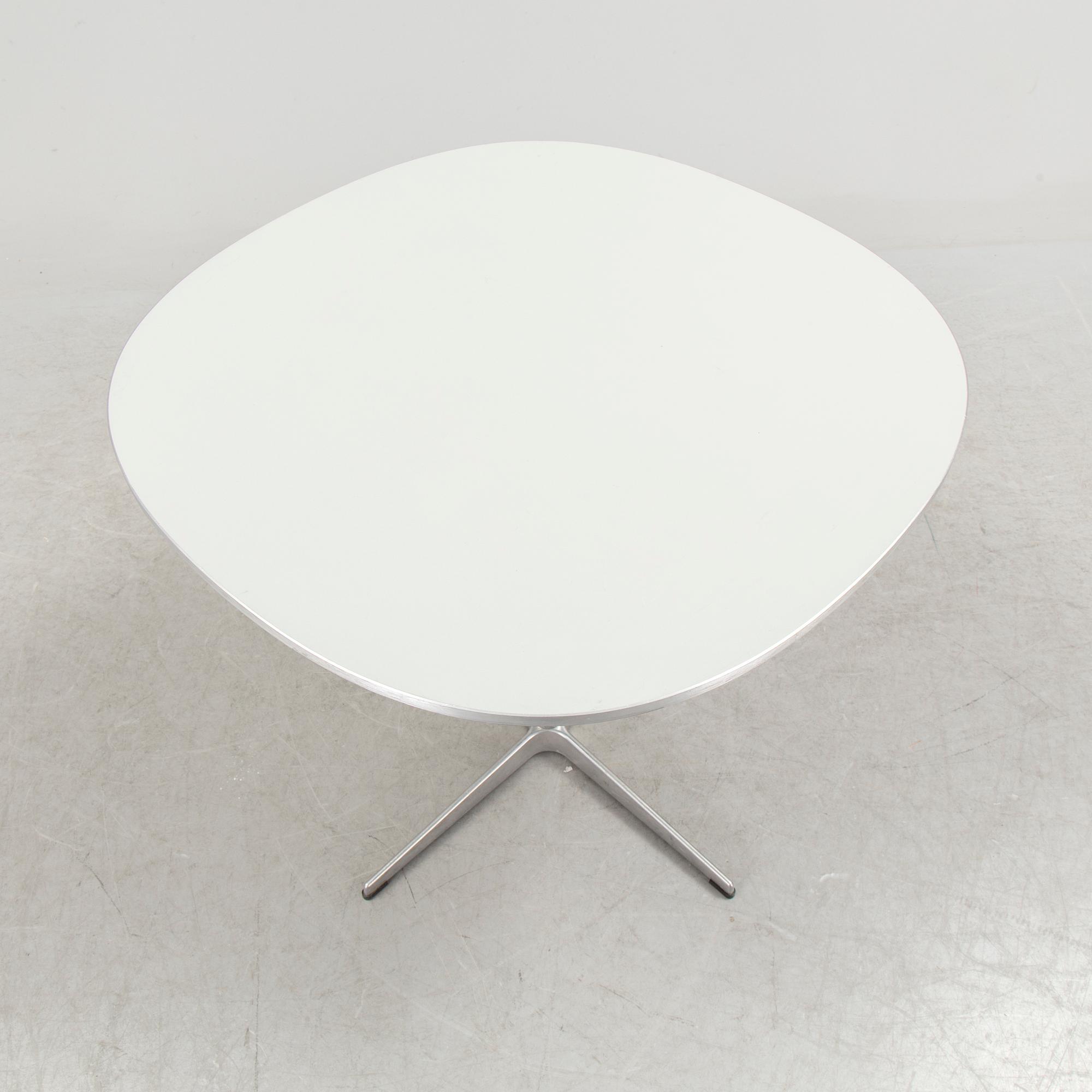 BRUNO MATHSSON & PIET HEIN, bord, för Fritz Hansen, Danmark, 2004.