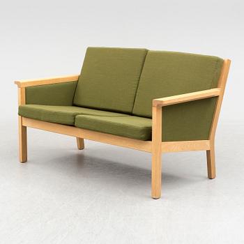 a Hans J Wegner sofa from Getama.