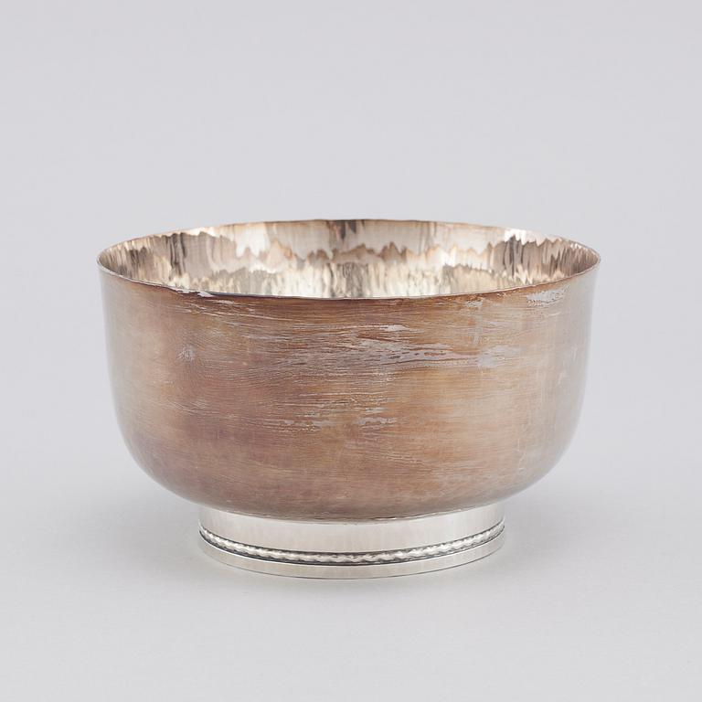 A silver bowl by Ingrid Råström for MEMA, 1988.