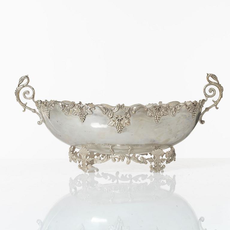 Jardiniere, silver, 1976.