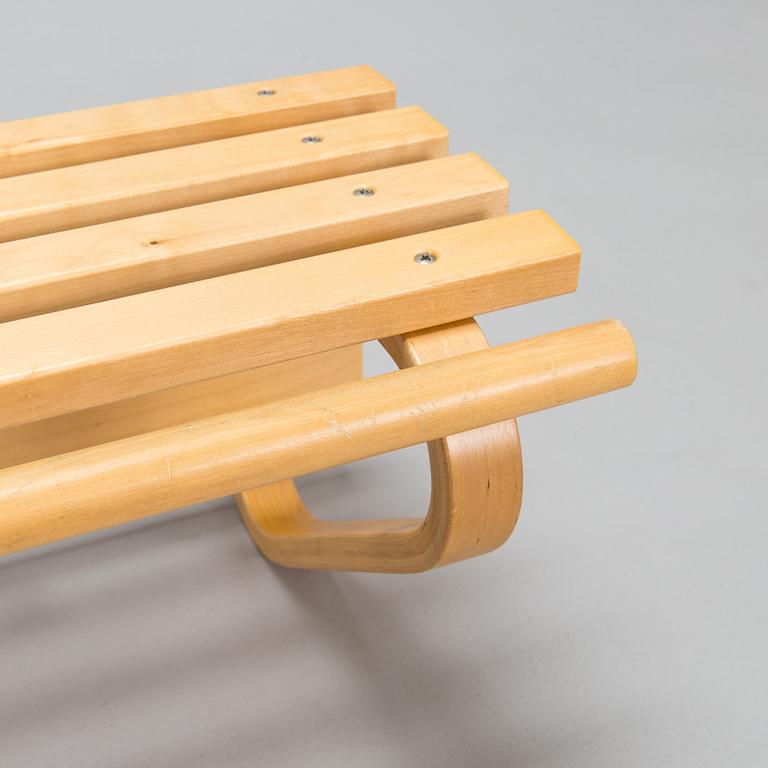 Alvar Aalto,  klädhängare 109, Artek, 1900-talets slut.