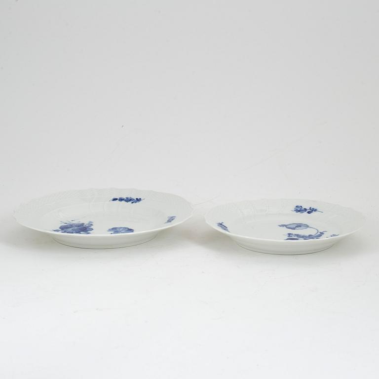 A 24-piece 'Blå Blomst' porcelain set from Royal Coepnhagen, Denmark.