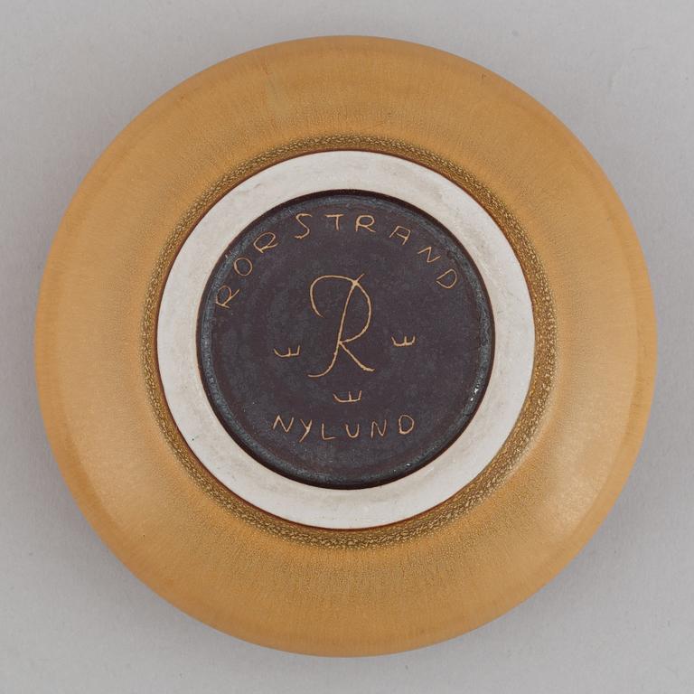 Gunnar Nylund, a set of two stoneware lidded bowls and a bowl, Rörstrand 1940's.