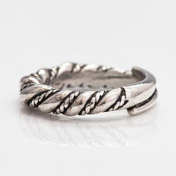 Halsband, ring och armband, silver. Helsingfors 1980-90-tal.