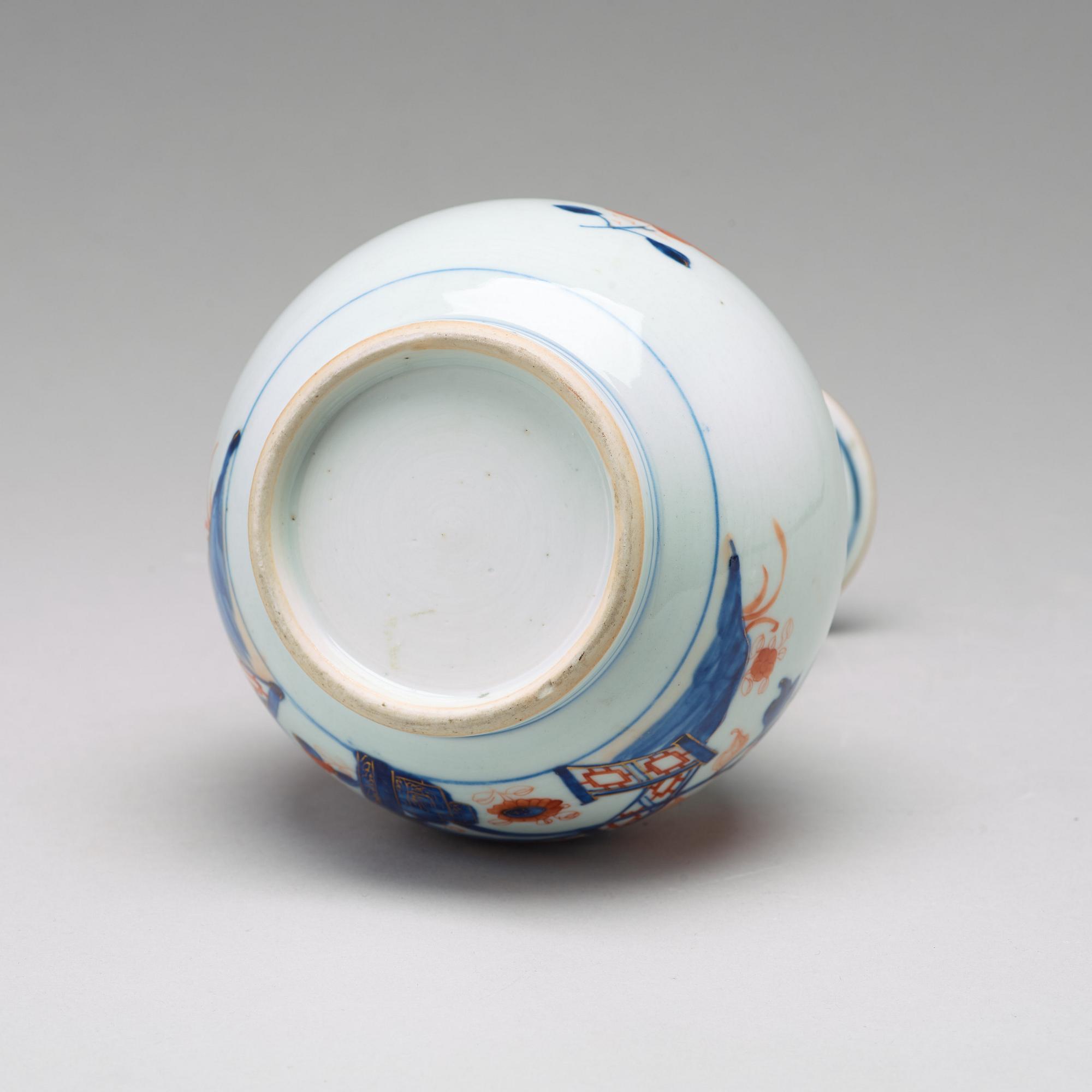VAS, porslin. Qingdynastin, Kangxi (1662-1722).
