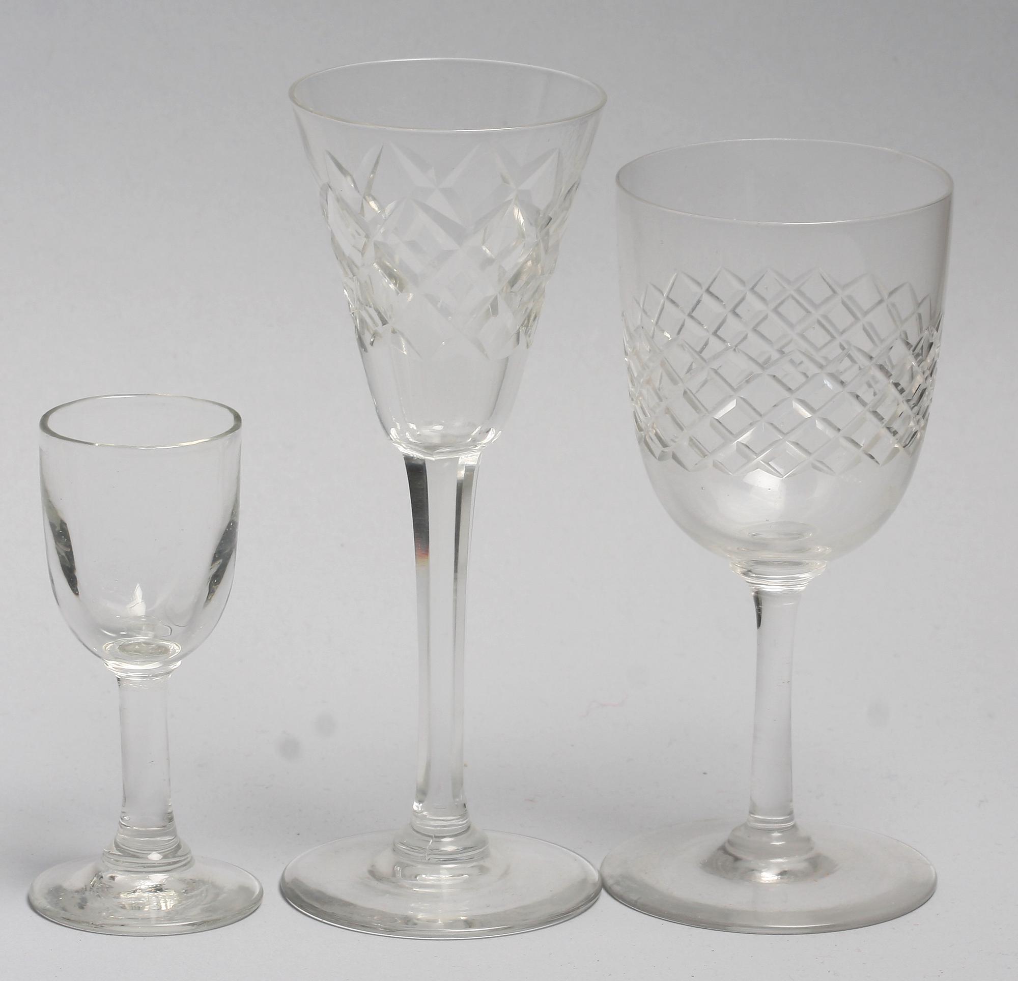 GLASSERVIS, 74 delar.