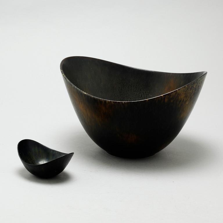 Two 1950s bowls, models "ARO" & "AXK", designed by Gunnar Nylund for Rörstrand.