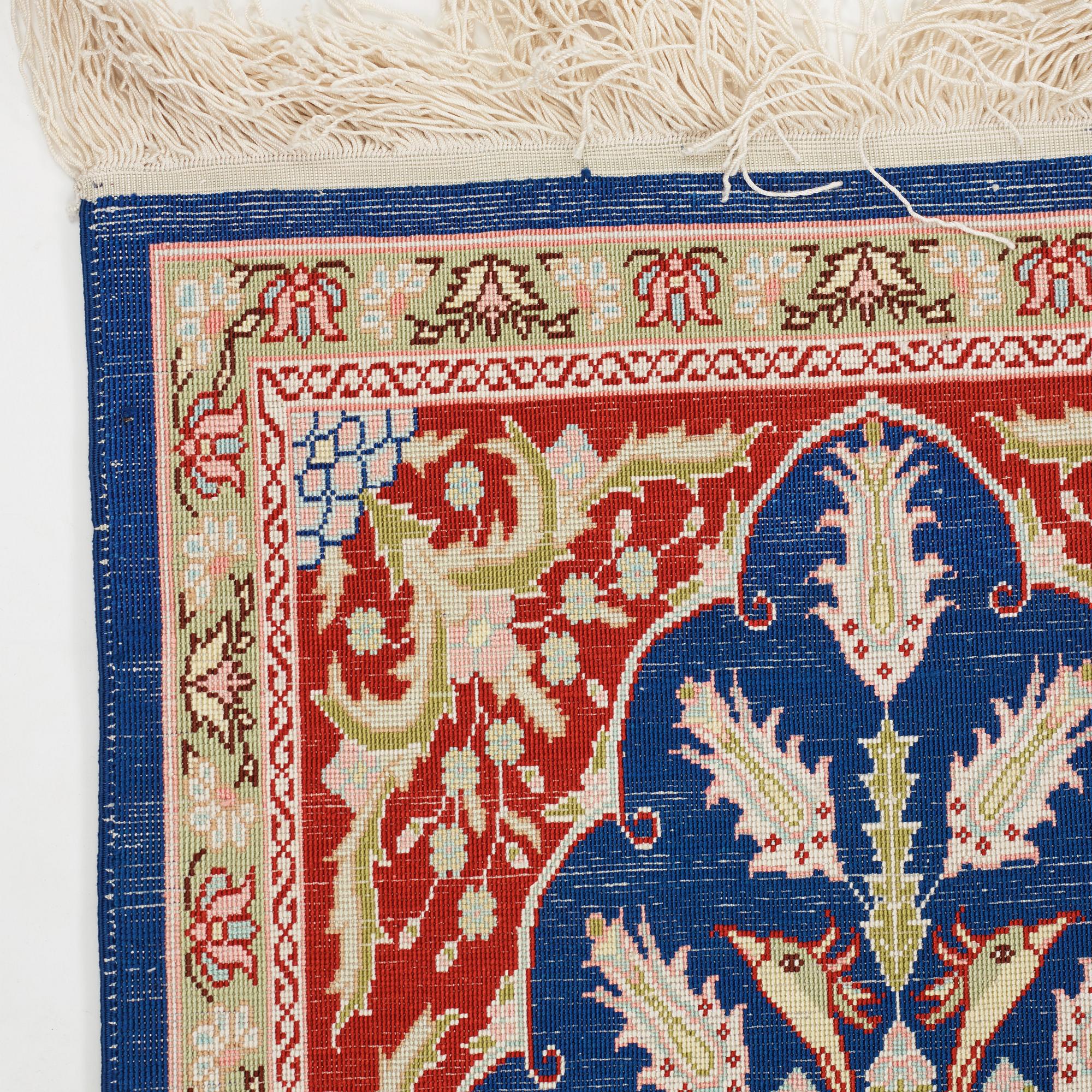 Matto, silk Hereke, ca 58 x 40 cm.