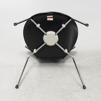 Arne Jacobsen, stolar åtta st. "Sjuan", Fritz Hansen, Danmark, daterade 2005.