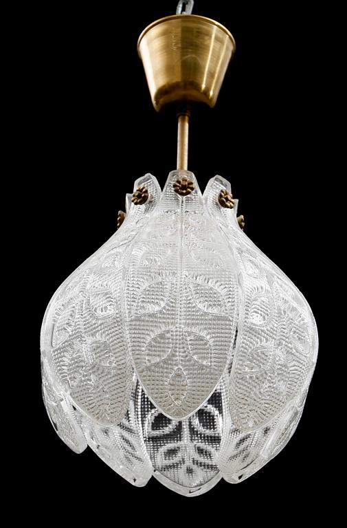 TAKLAMPA, Carl Fagerlund, Orrefors, 1900-talets andra hälft. Höjd ca 45 cm.