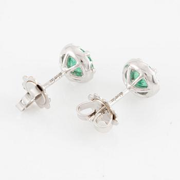 Earrings, 14K white gold with emeralds and brilliant-cut diamonds.