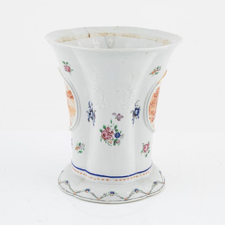 A famille rose tulip vase, Qing dynasty, 18th Century.