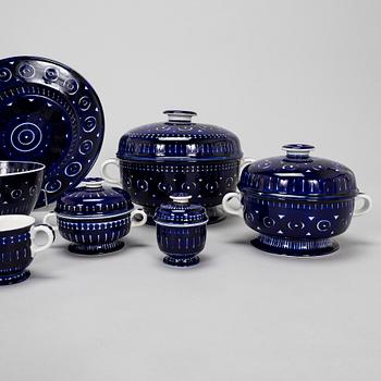 Ulla Procopé, a 86-piece 'Valencia' porcelain tableware set for Arabia.