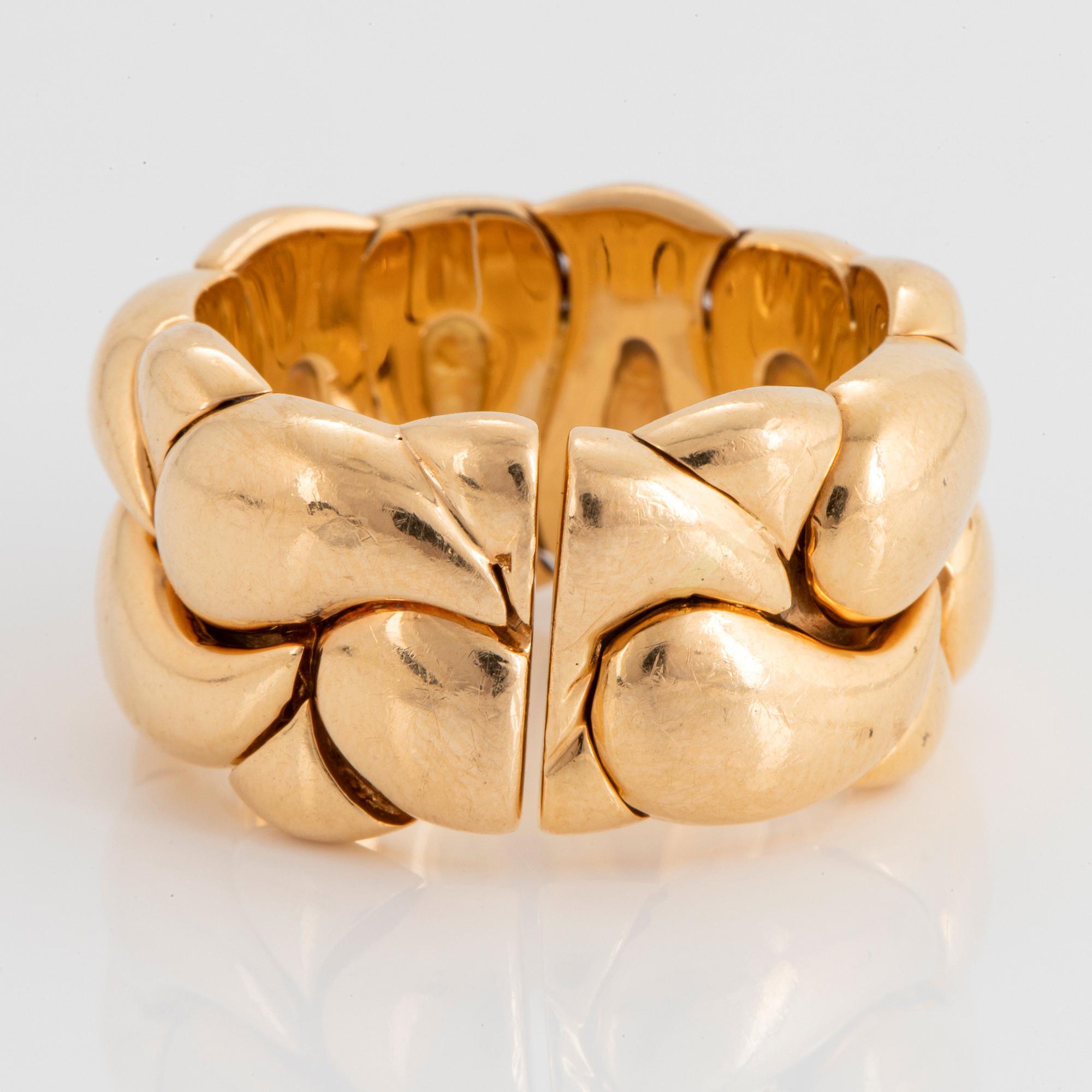 Chopard ring "Casmir" 18K guld med runda briljantslipade diamanter.