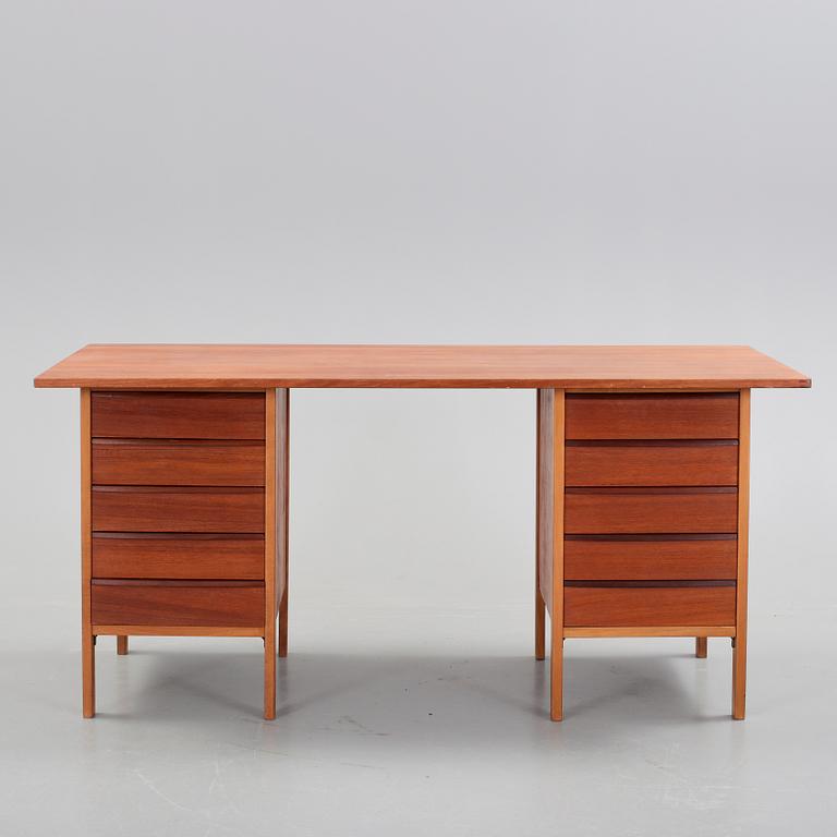 SKRIVBORD, teak och teakfanér, 1960-tal.