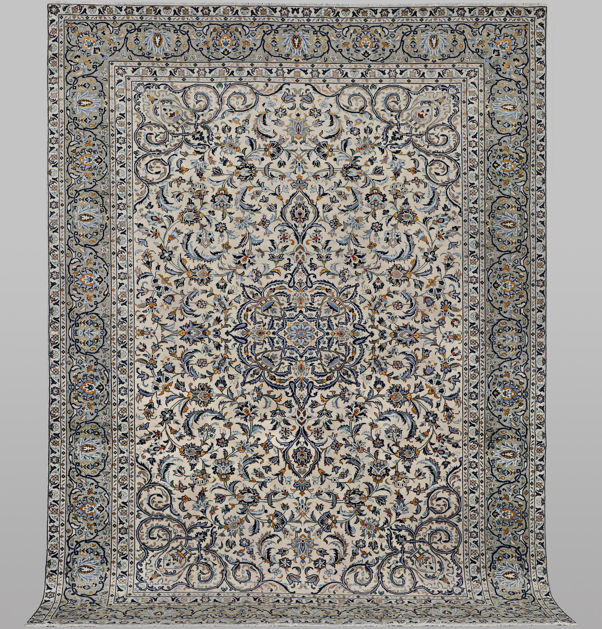 Matta, Kashan, ca 345 x 241 cm.