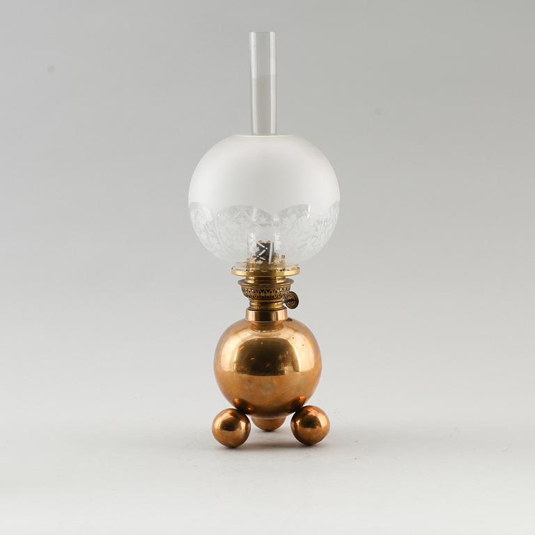 BORDSFOTOGENLAMPA, mässing, Gusum Bruk, 1900-talets första hälft.