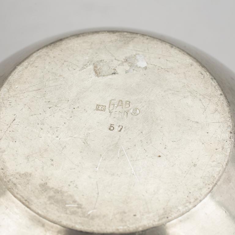 VASER, 2 st, tenn, tillskrivna Folke Ahrström, GAB, Stockholm, 1931. Numrerade 57/110 samt enbart "57".