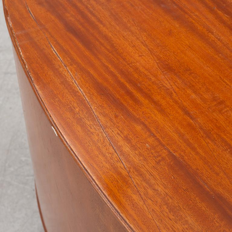 A chest of drawers, Swedish Modern, AB Svenska Möbelfabriken, Bodafors, 1940s.