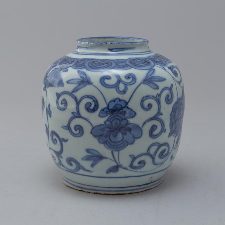 A blue and white jar, Ming dynasty, Wanli (1573-1620).