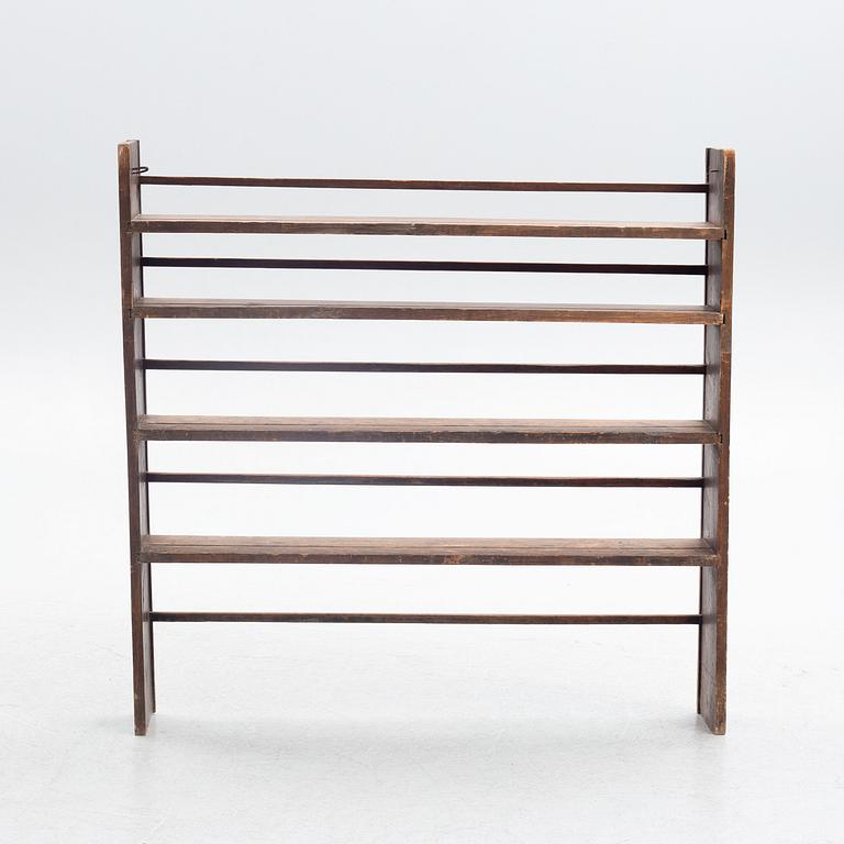 A plate rack, 19th Century.