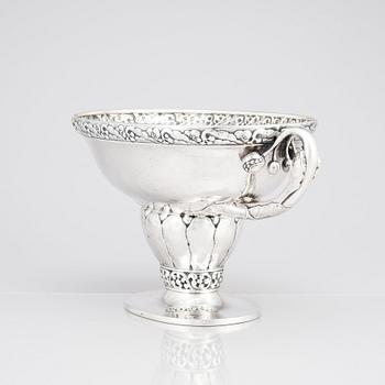 Georg Jensen, jardinière, Köpenhamn, ca 1915-1919, 830/1000 silver.