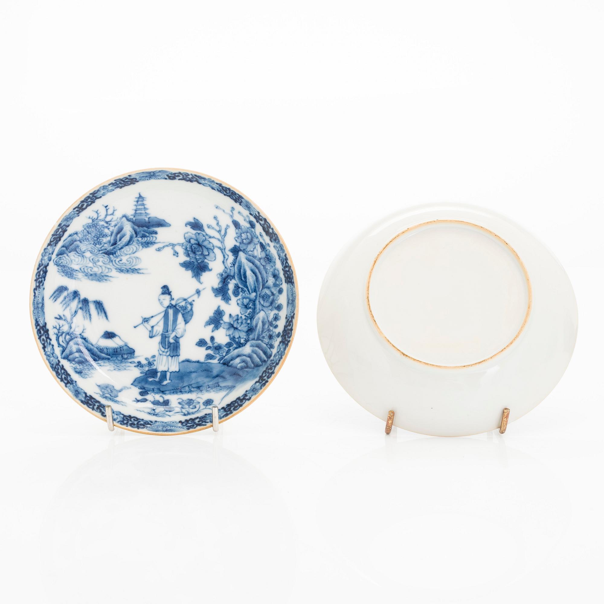A set of two blue and white 'Chinese Export' tea caddies and four cups with saucers, Qing dynasty, 18th Century.