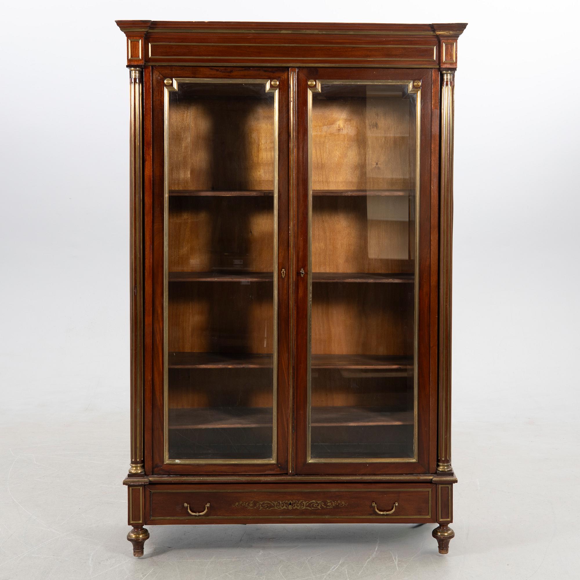 Display cabinet, second half of the 20th century.