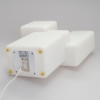 Eero Aarnio, pöytä/lattiavalaisin "Kubo", Innolux 2009.